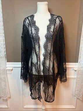 Bluebella‎ Madeline Black Lace Kimono Robe Cover Up S NWT Flawed